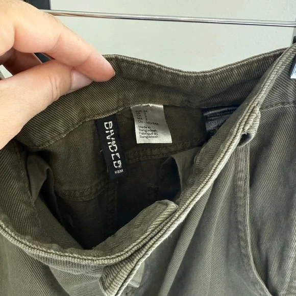 Wide Leg Cargo Pants Size 2 - Picture 3 of 3